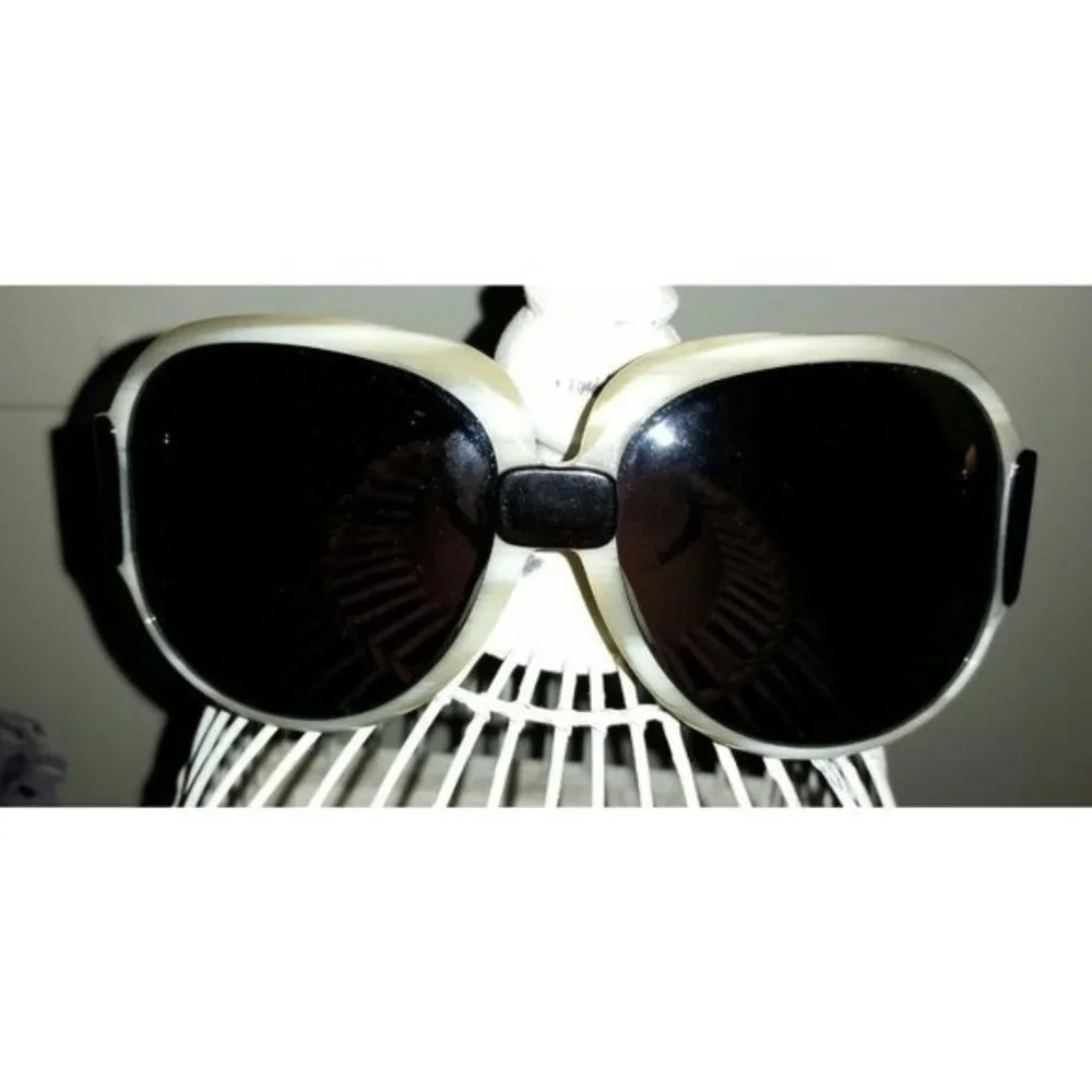 FENDI FS 484 Sunglasses Brown Lenses & Black Bonze Plastic Type Frames